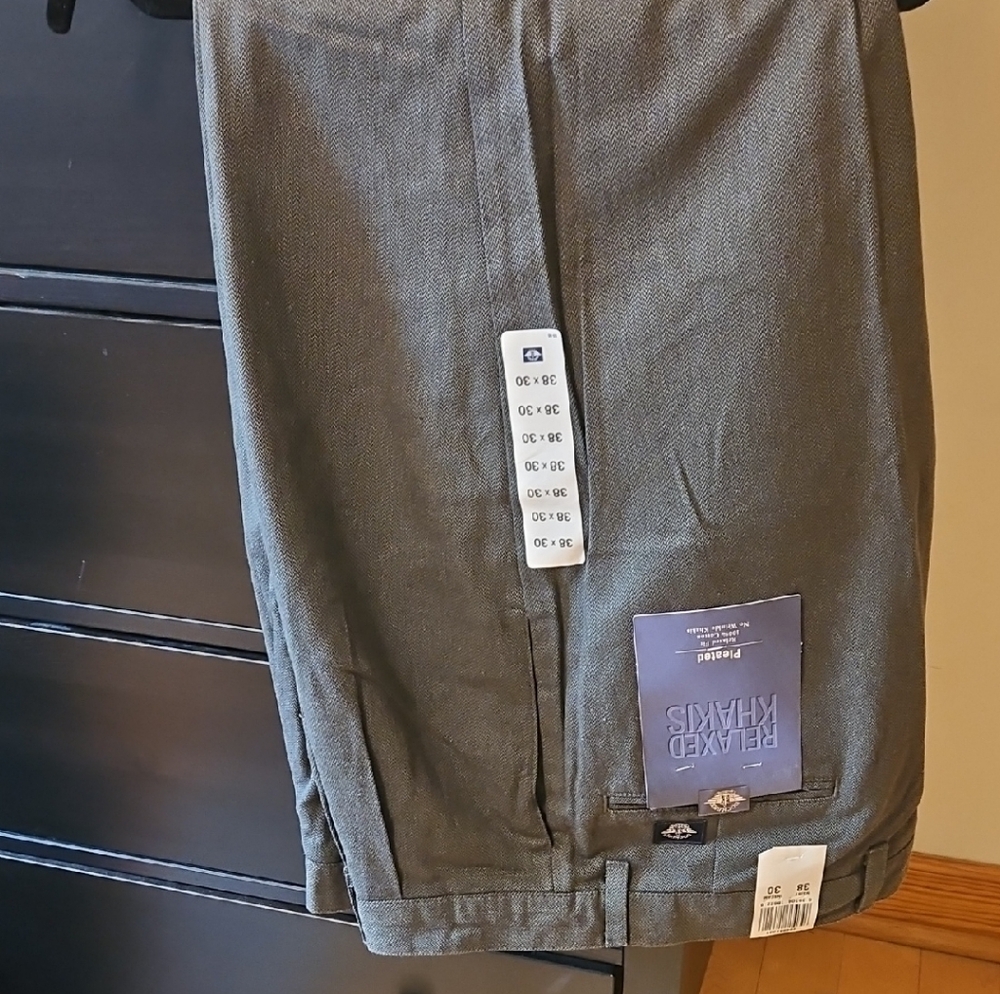 Dockers Men's Relaxed Fit Khakis - Dark Olive/Green